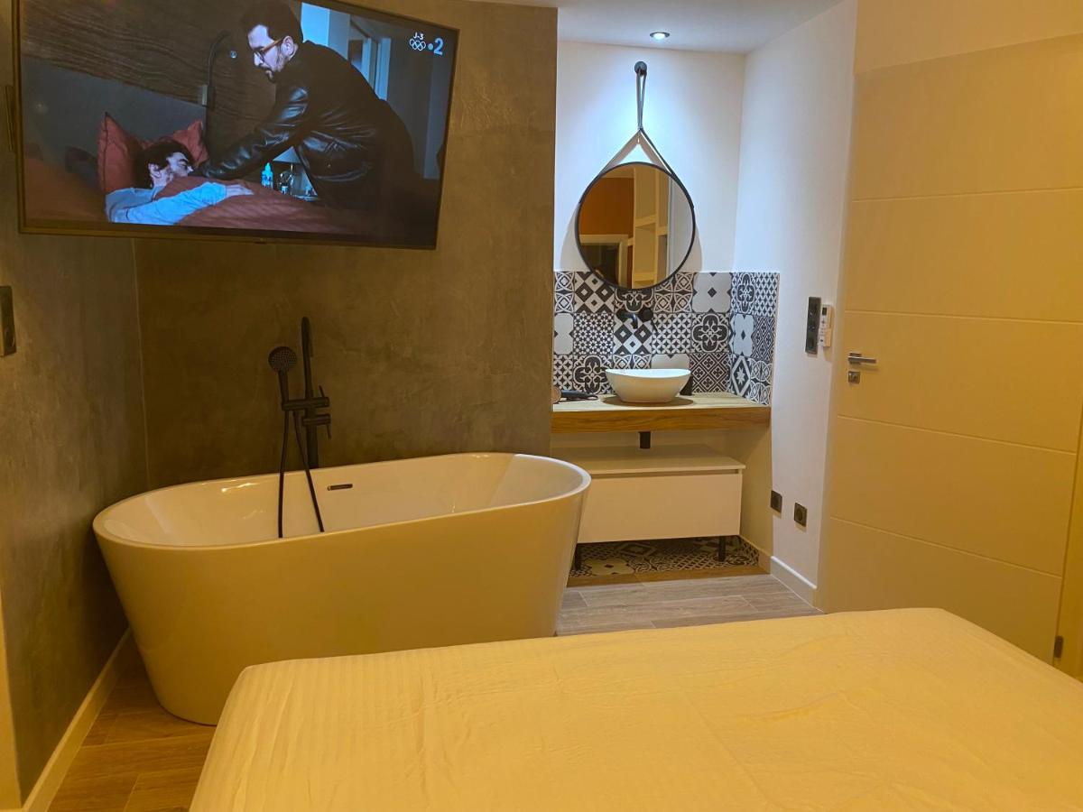 Villa Ghjuvan - Sea, Mountain & Spa Peri エクステリア 写真